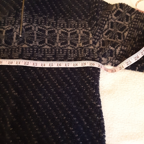 Squaw Valley Pullover - Picture 9 of 10